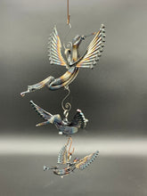 Load image into Gallery viewer, Hummingbird - Medium