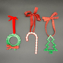 Load image into Gallery viewer, Bicycle Chain Ornament - Welded Bicycle Metal Art and Christmas Decor
